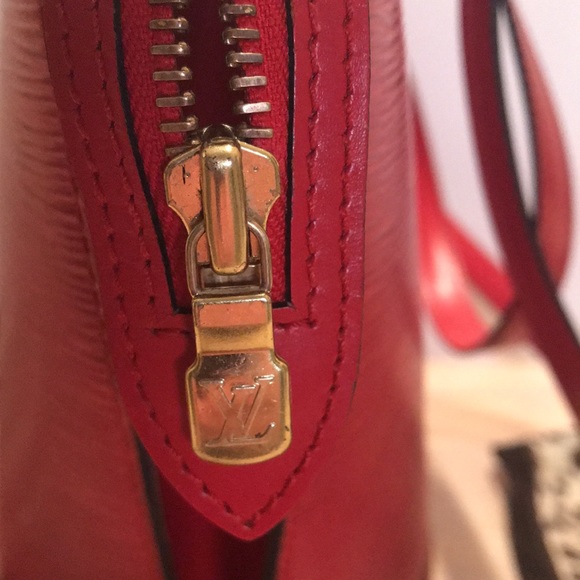 🎉HP🎉 Sale! Louis Vuitton Epi Saint Jacques GM Castillan Tote # AS0926 - Picture 5 of 17